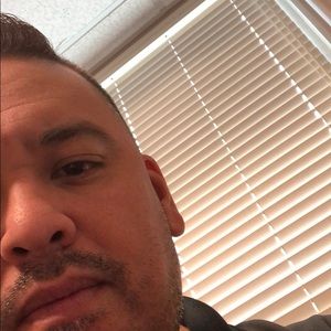 Meet your Posher, Louis